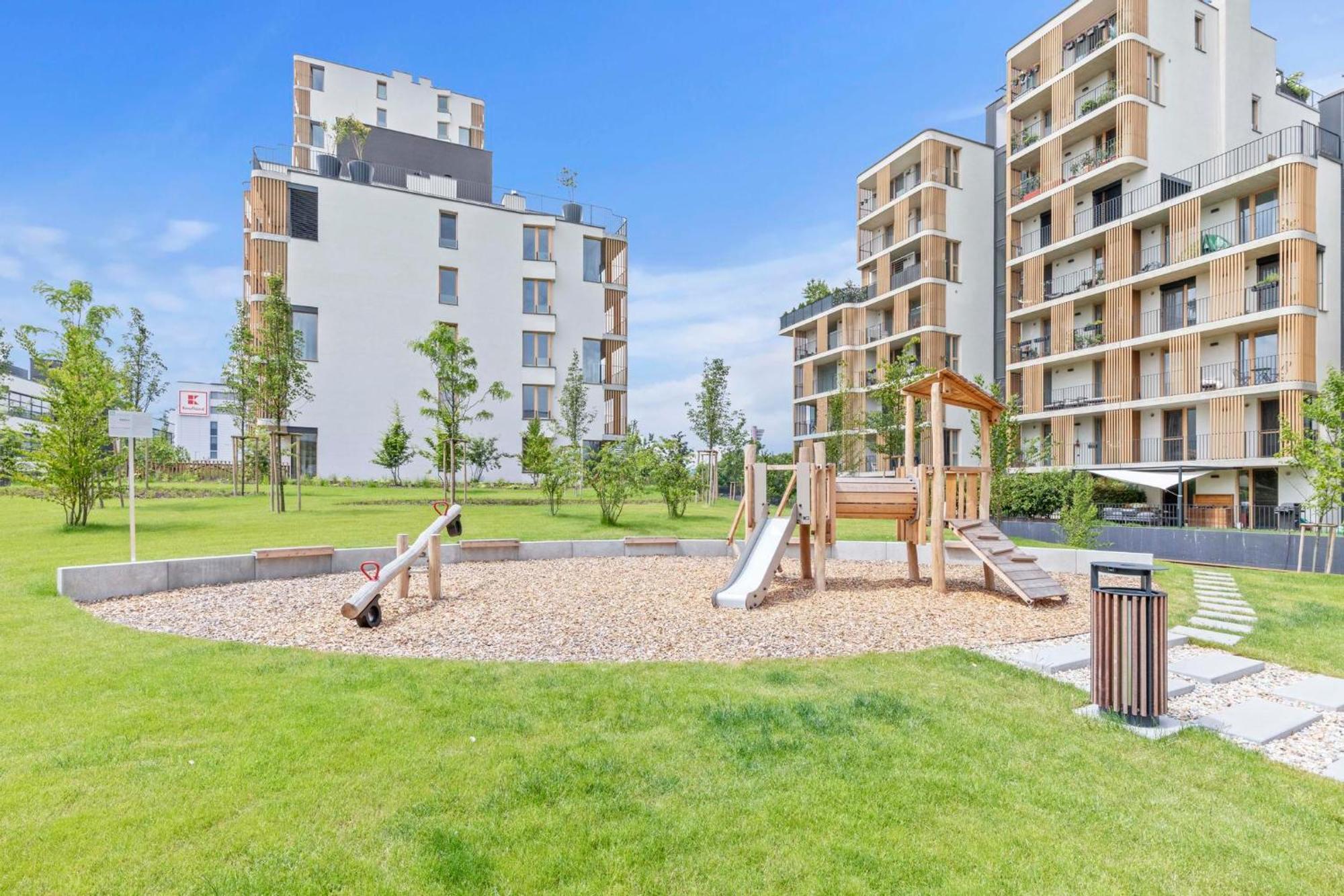 Апартаменти Lam Lakeside - Ac - Free Parking Братислава